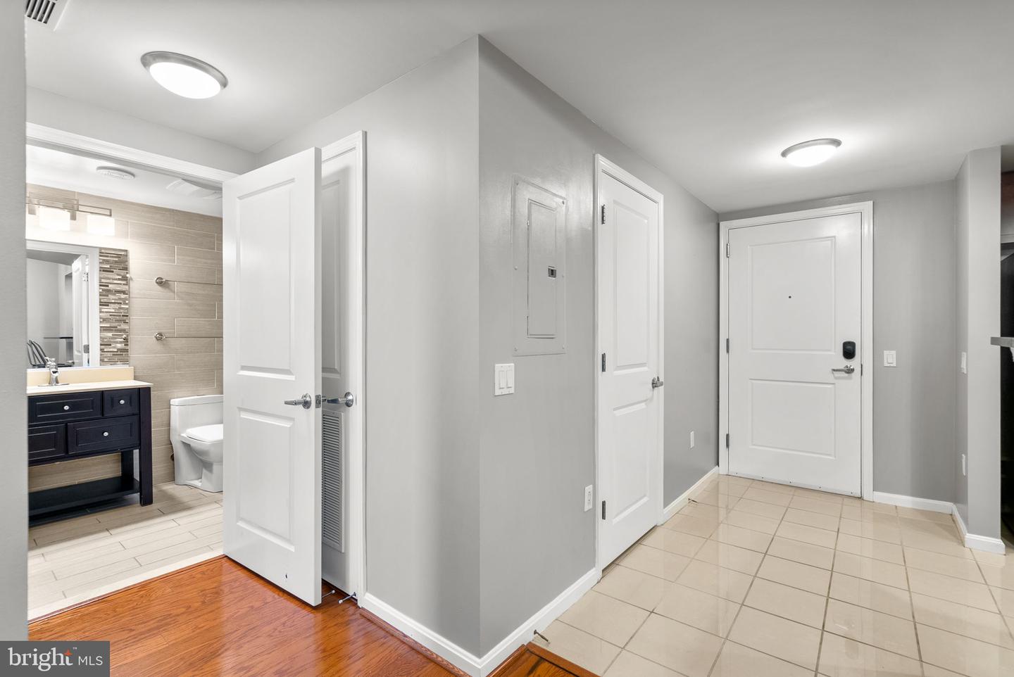 930 Wayne Ave #402 Property Photo 17