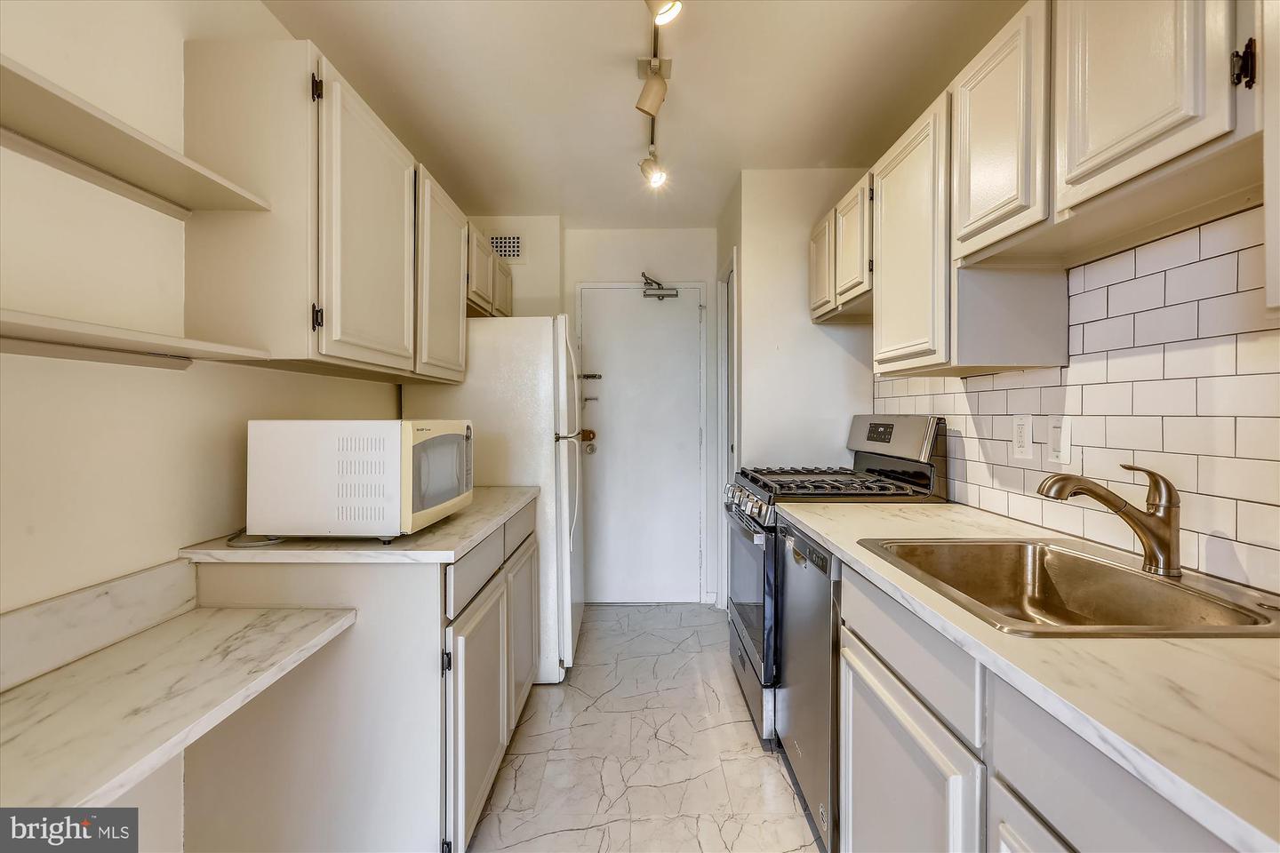 1900 Lyttonsville Rd #709 Property Photo 3