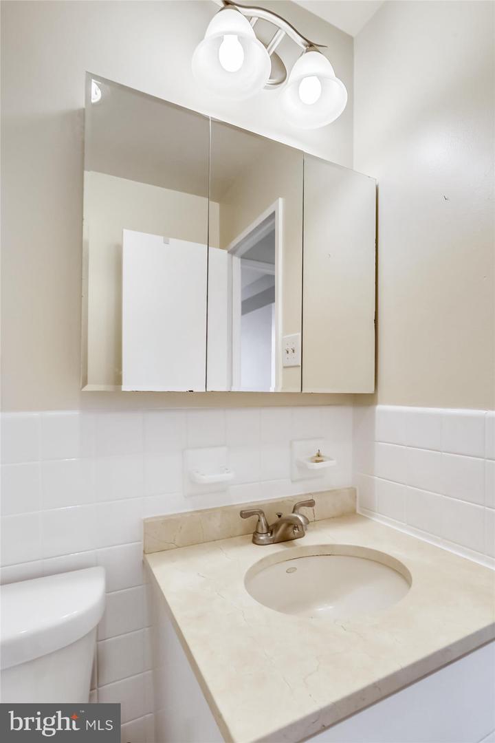 1900 Lyttonsville Rd #709 Property Photo 7