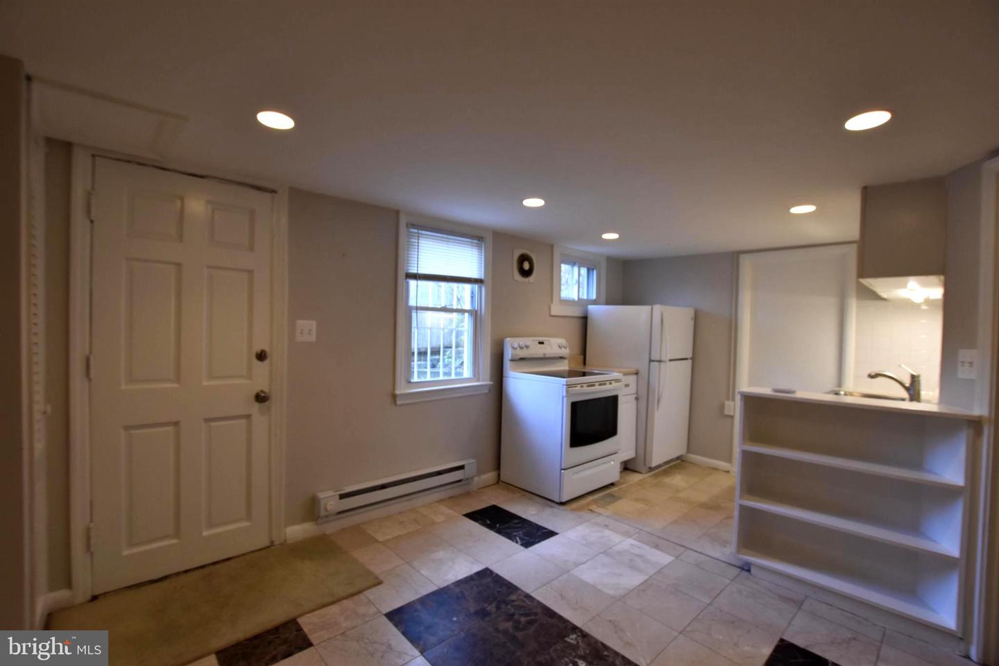 909 Maplewood Ave #lower Level Property Photo 1