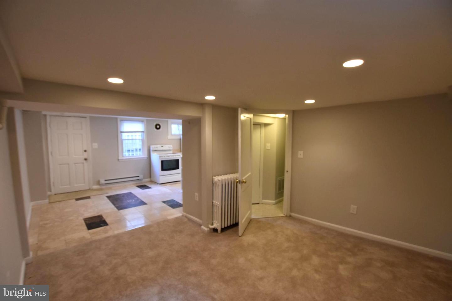 909 Maplewood Ave #lower Level Property Photo 7