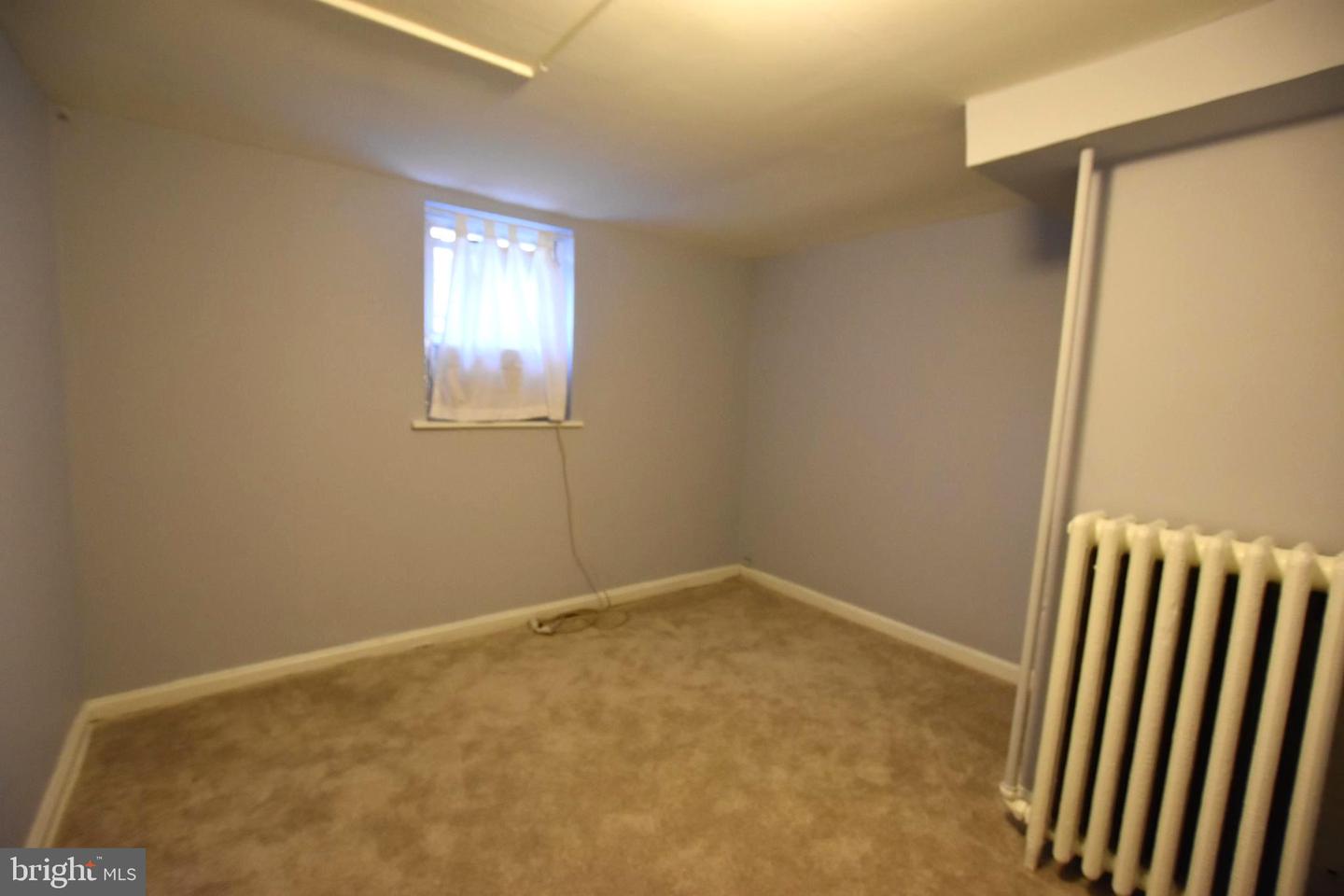 909 Maplewood Ave #lower Level Property Photo 9