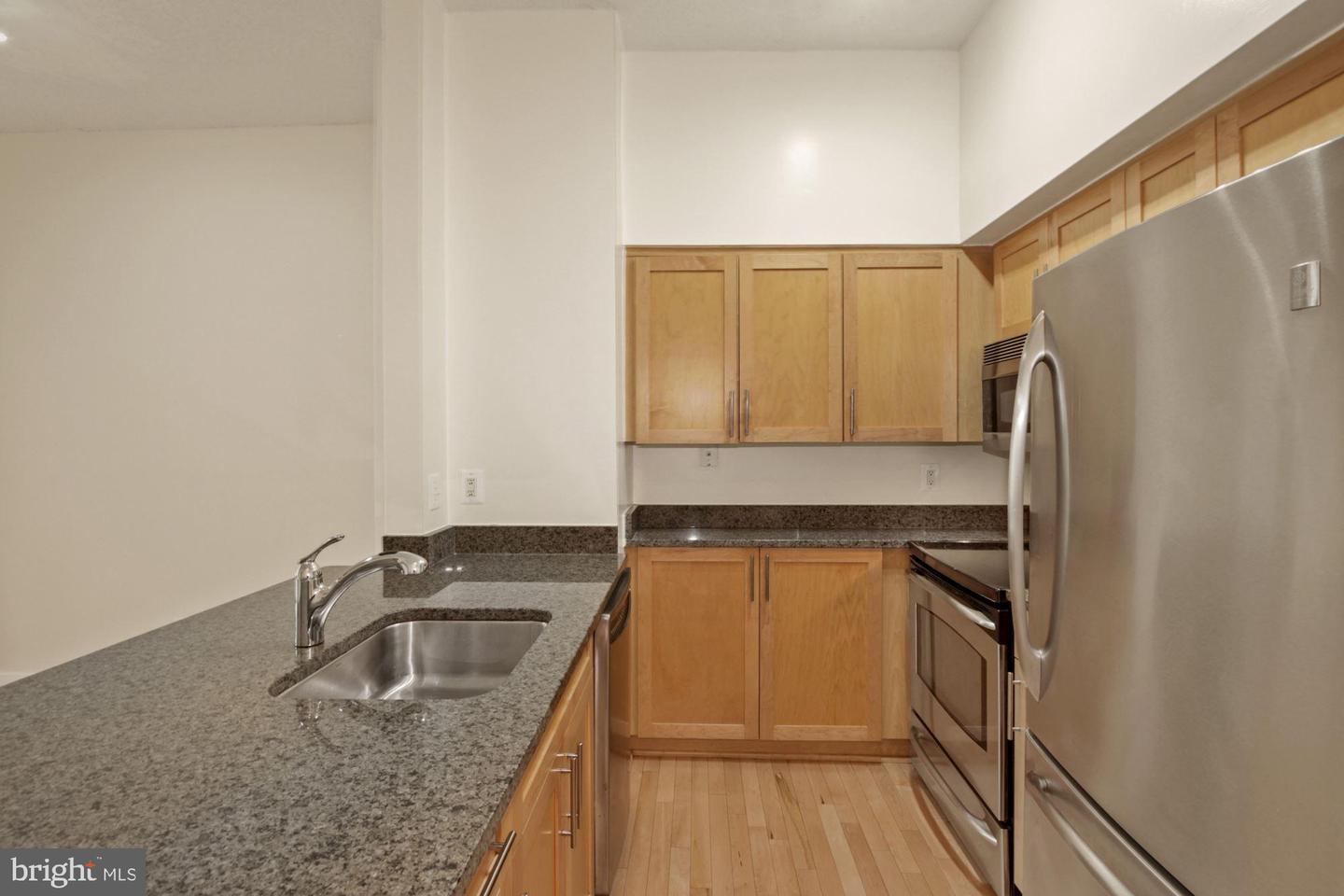 7500 Woodmont Ave #s209 Property Photo 8