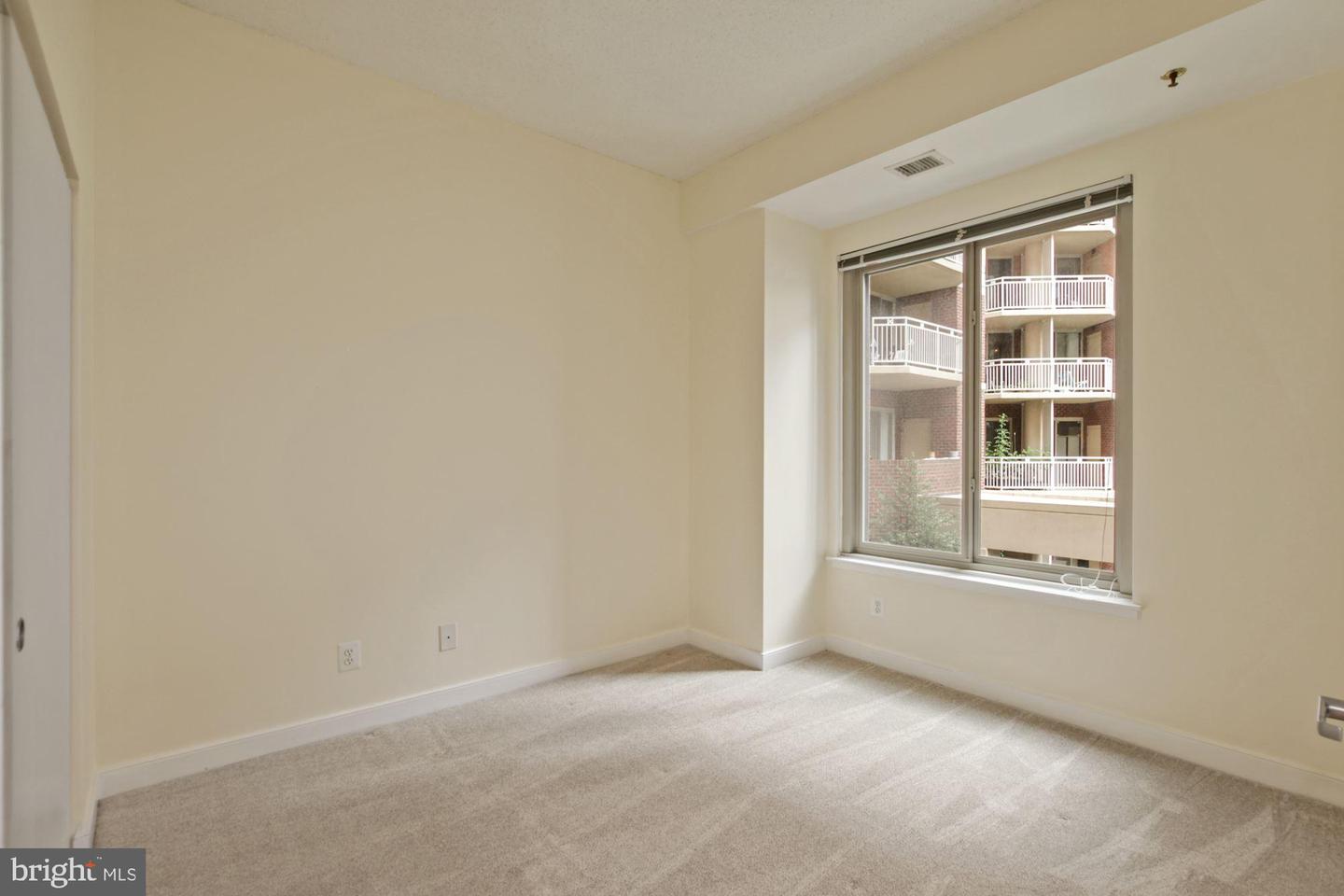7500 Woodmont Ave #s209 Property Photo 9