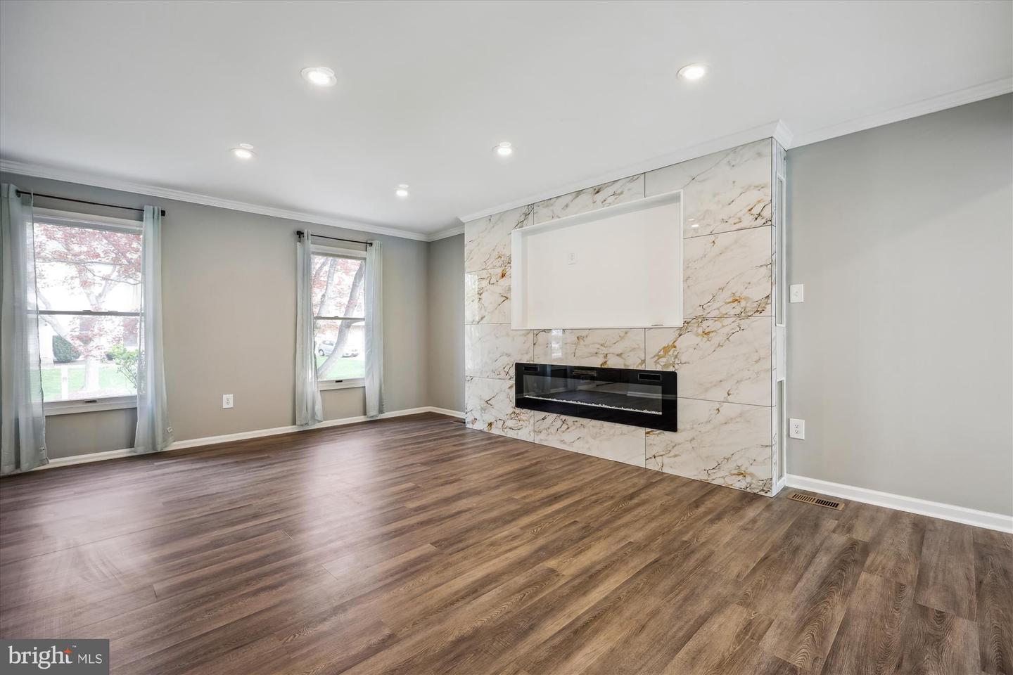 11906 Leatherbark Way Property Photo 10