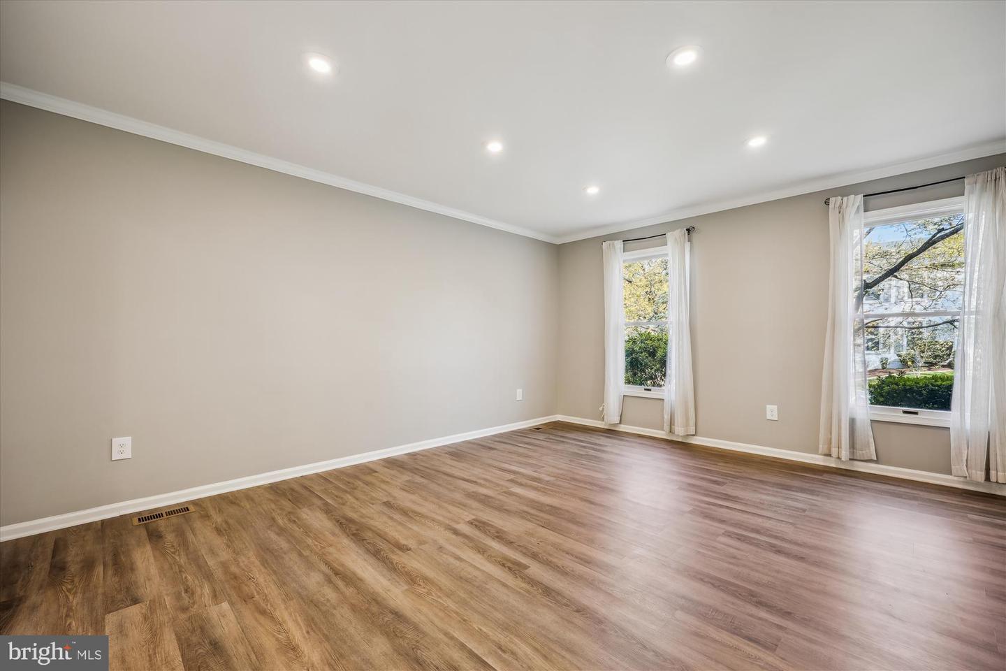 11906 Leatherbark Way Property Photo 13