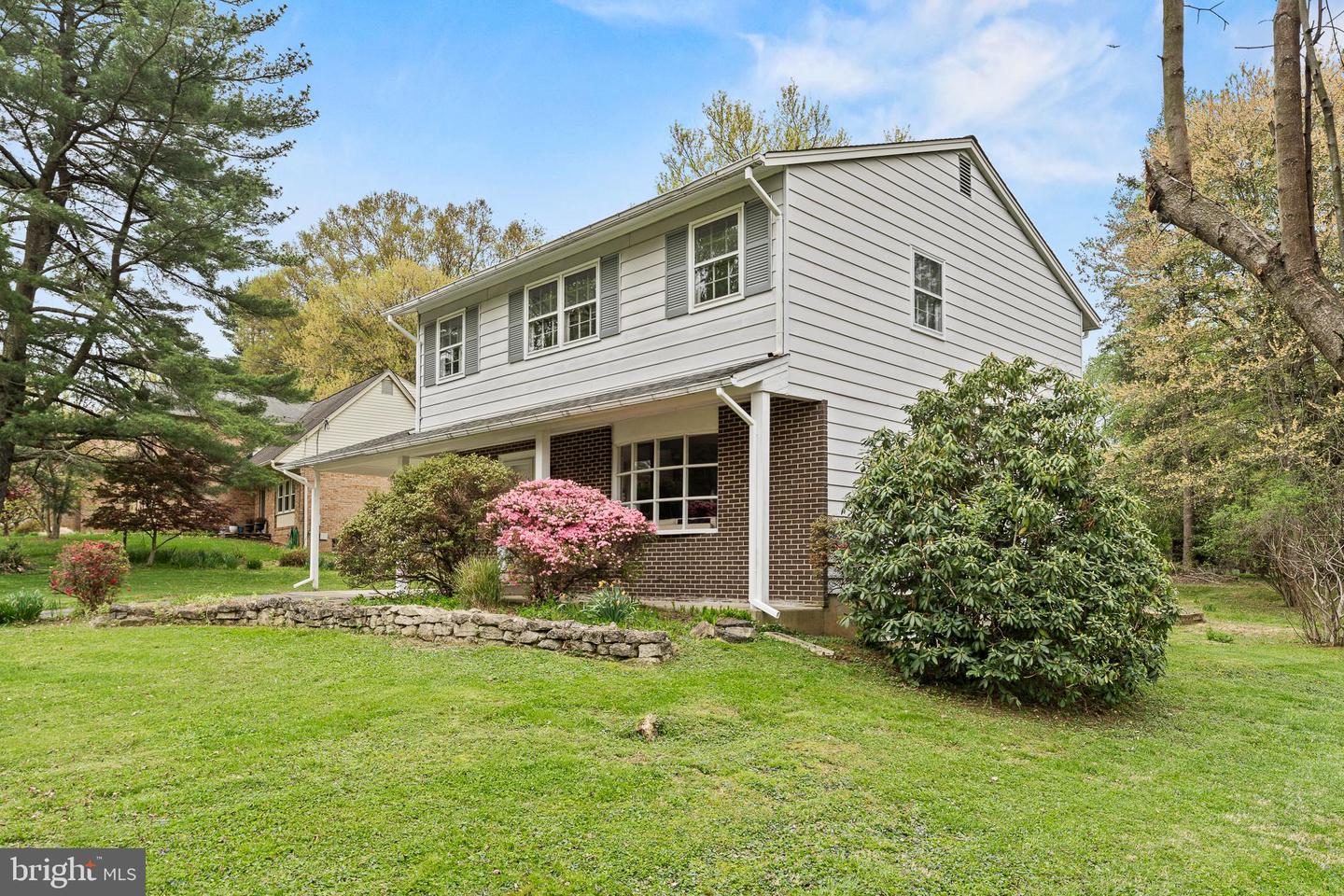 524 Stone House Ln Property Photo 1