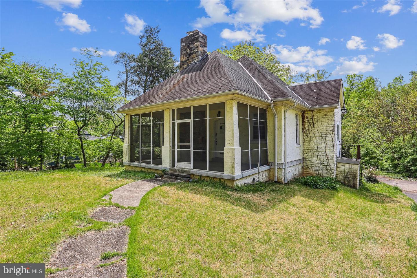 7902 Woodrow Pl Property Photo 1