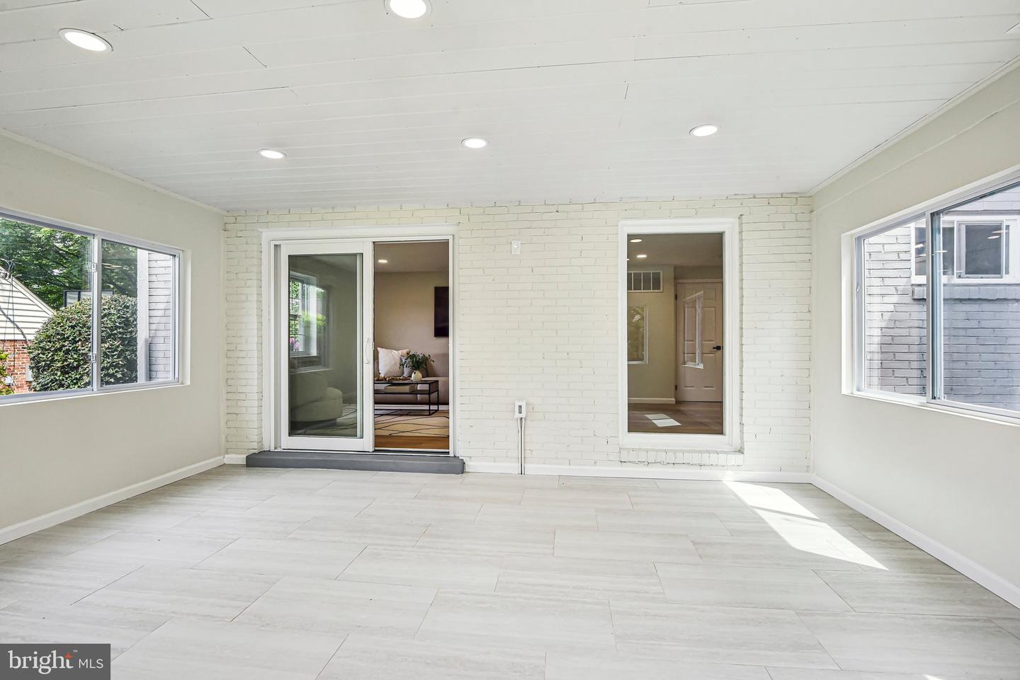 11710 Magruder Ln Property Photo 24