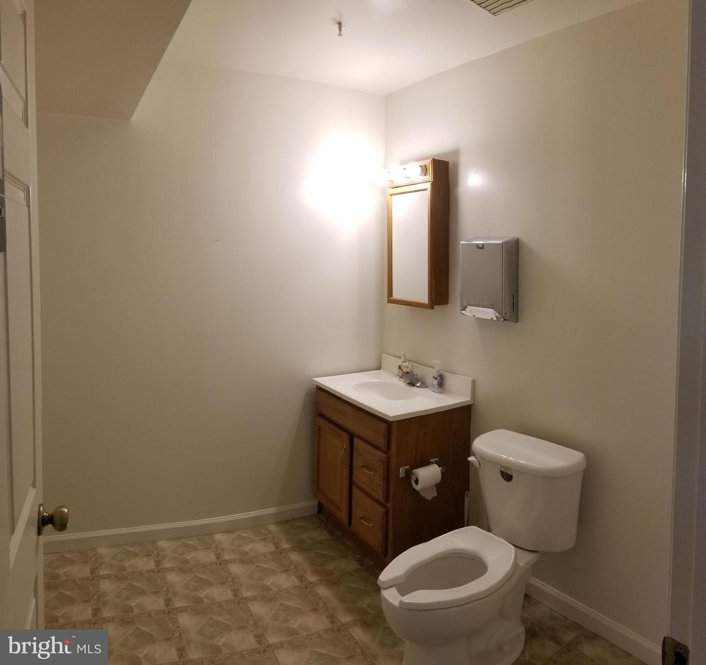 312 Main St Property Photo 4