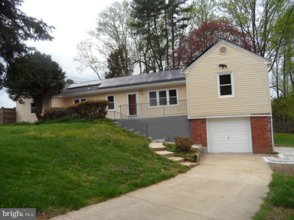 2 PIPING ROCK DR Property Photo 1