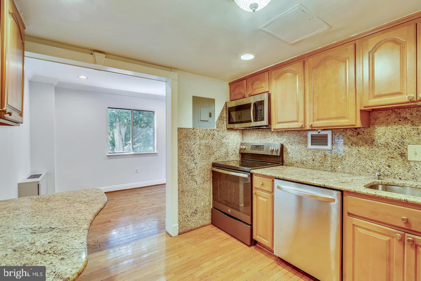 7505 Democracy Blvd #a-417 Property Photo 7