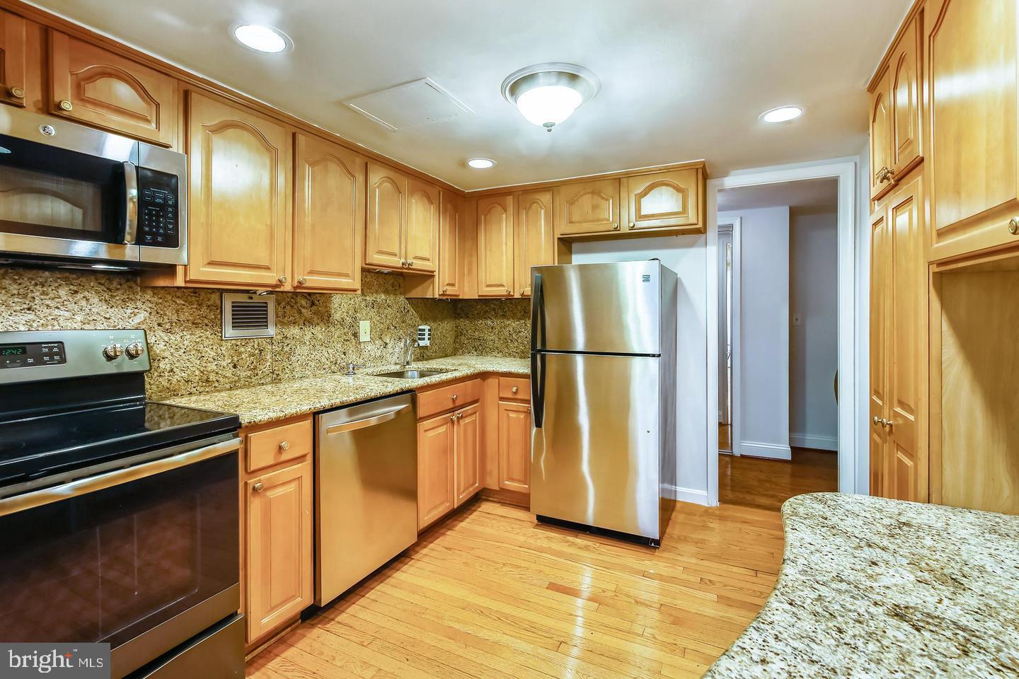 7505 Democracy Blvd #a-417 Property Photo 8