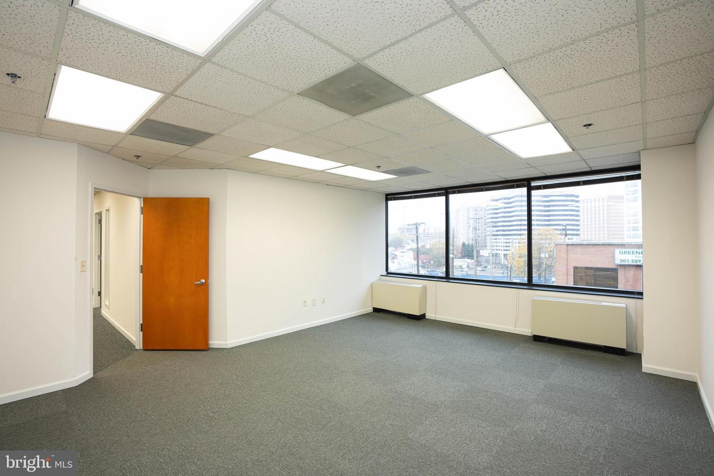 1110 Bonifant #305 Property Photo 4