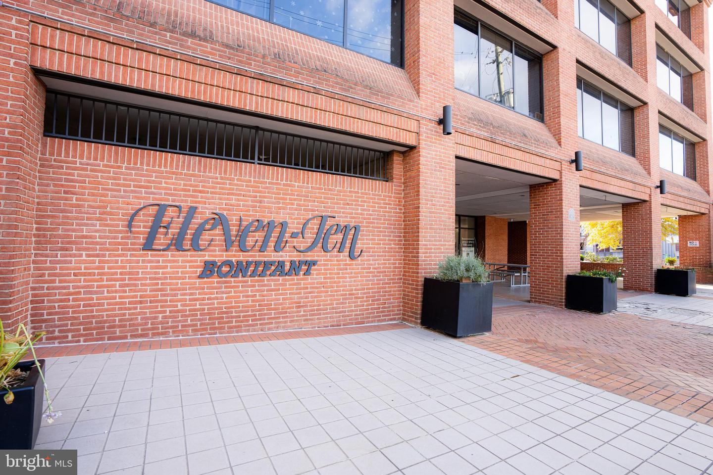 1110 Bonifant #305 Property Photo 9