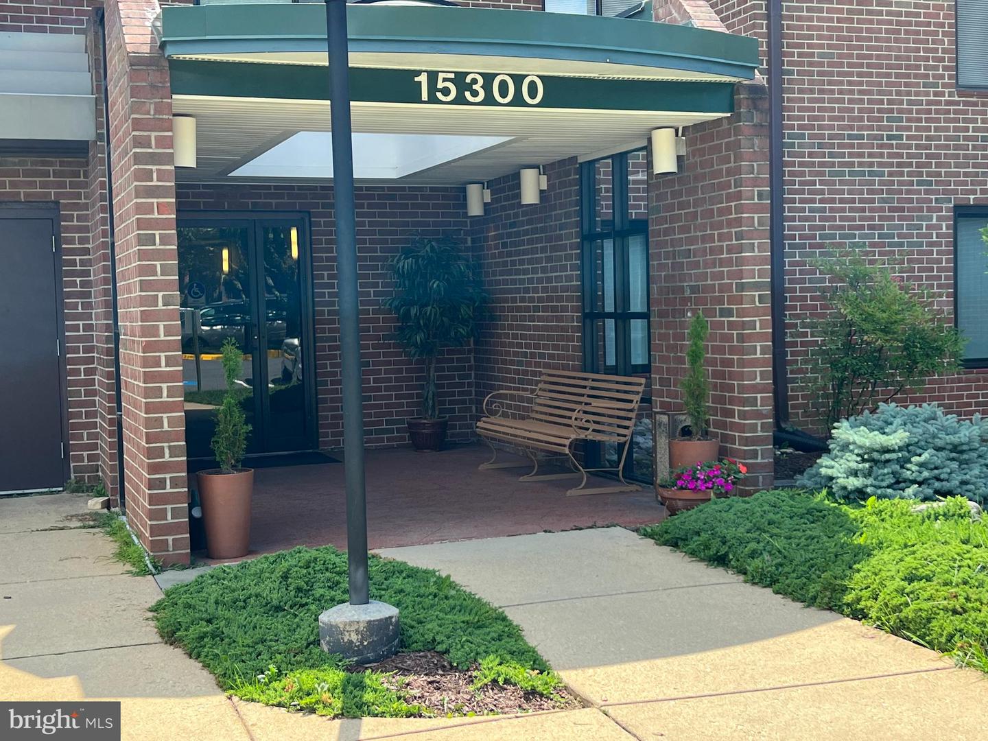15300 Beaverbrook Ct #88-2b Property Photo 3
