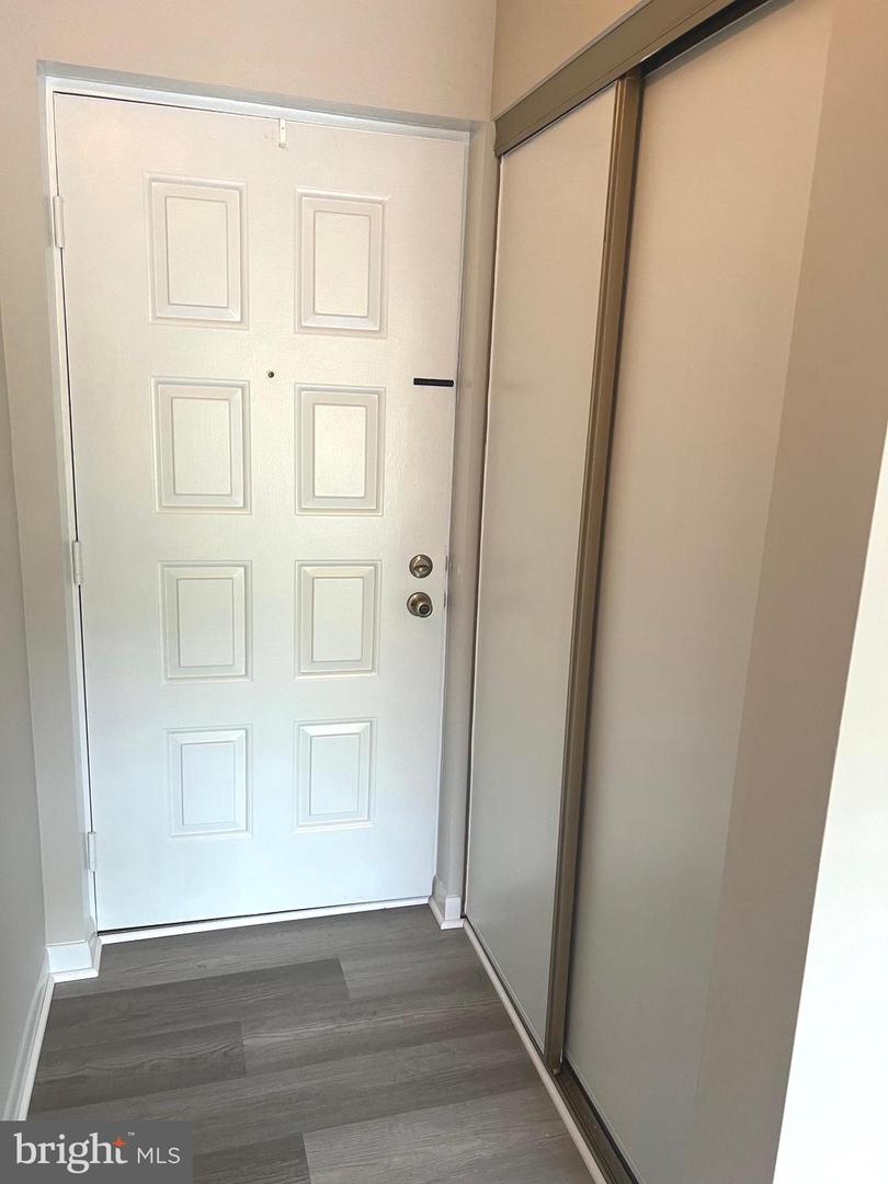 15300 Beaverbrook Ct #88-2b Property Photo 5