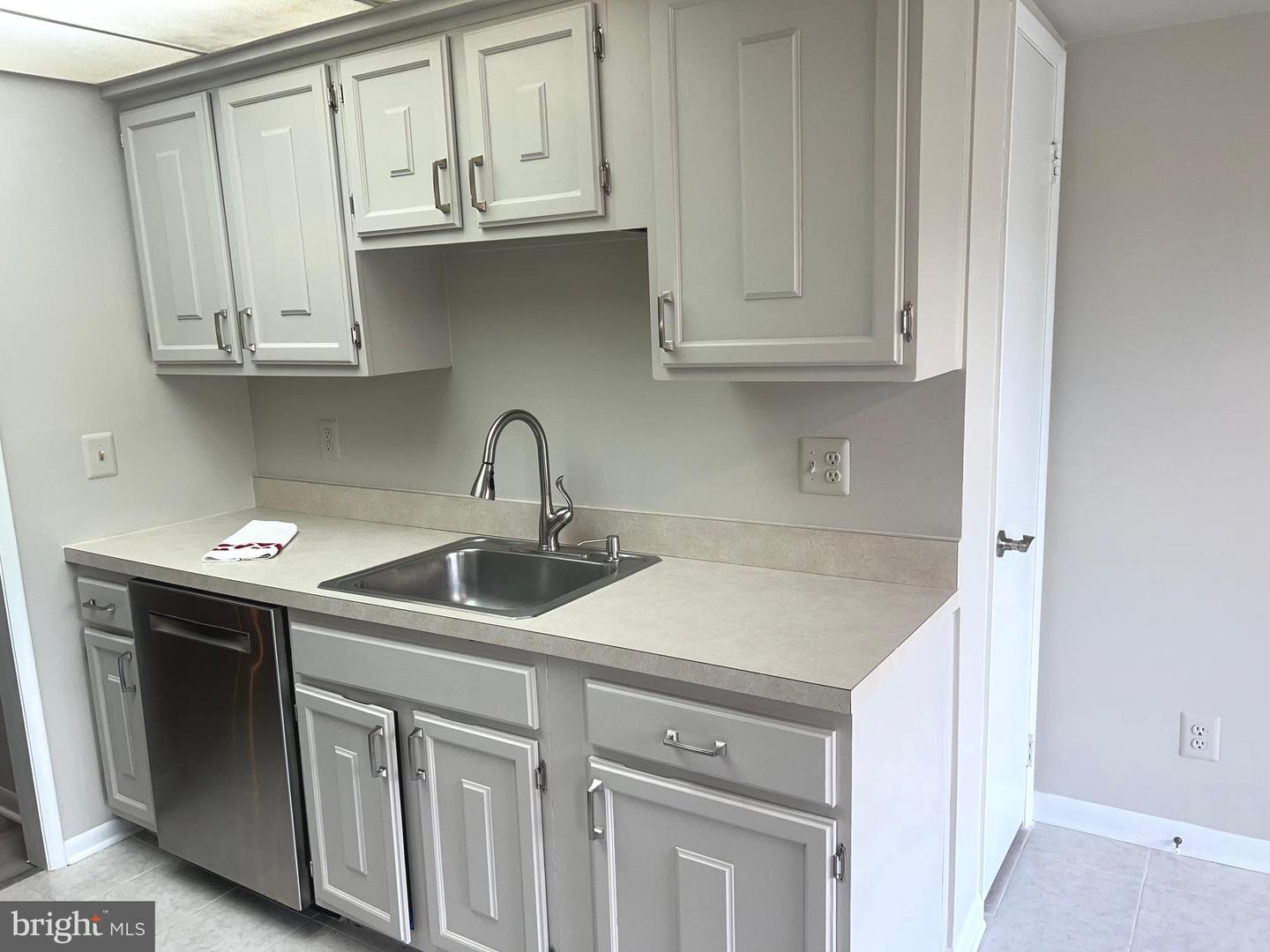 15300 Beaverbrook Ct #88-2b Property Photo 9