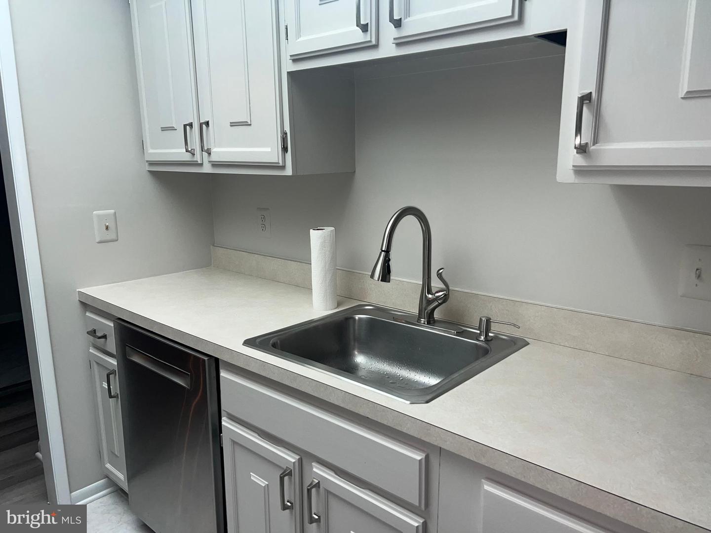 15300 Beaverbrook Ct #88-2b Property Photo 10
