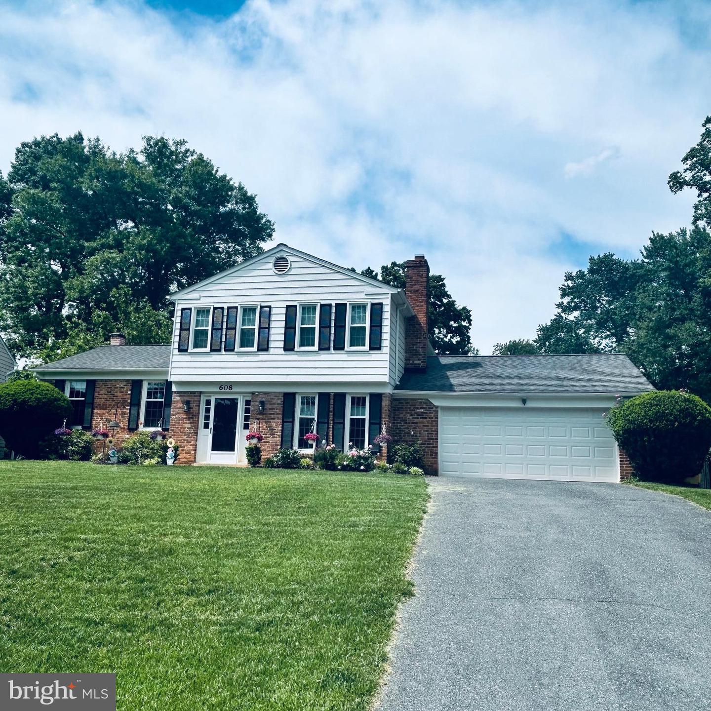 608 Windmill Ln Property Photo 1