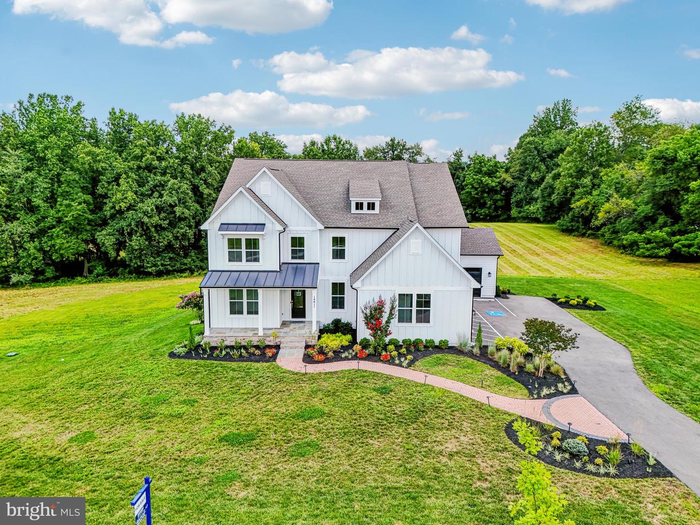 14611 Seneca Farm Ln Property Photo 1