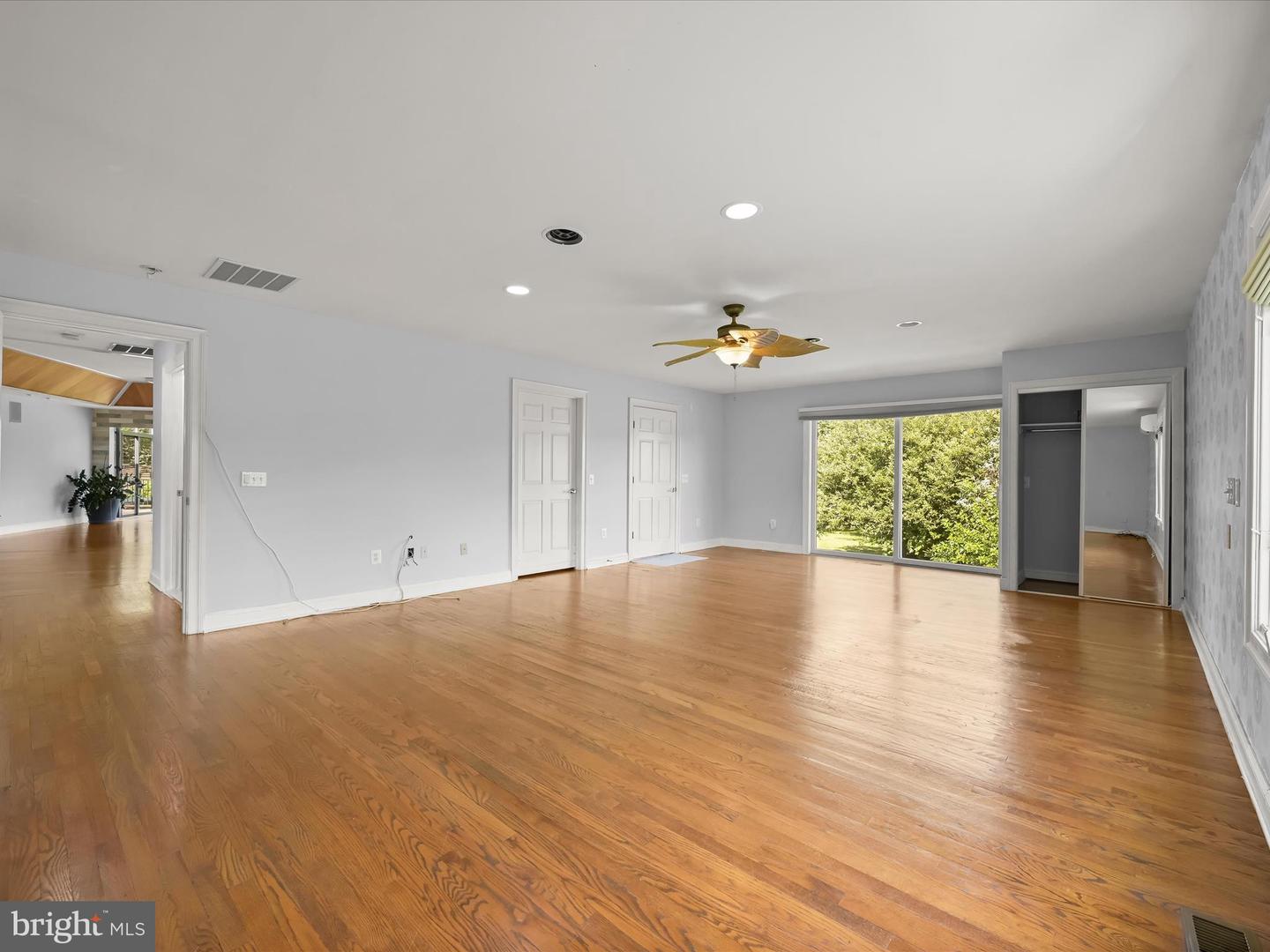 21618 Slidell Rd Property Photo 27