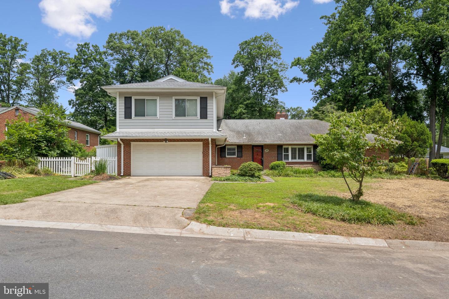 310 SOUTHWEST DR