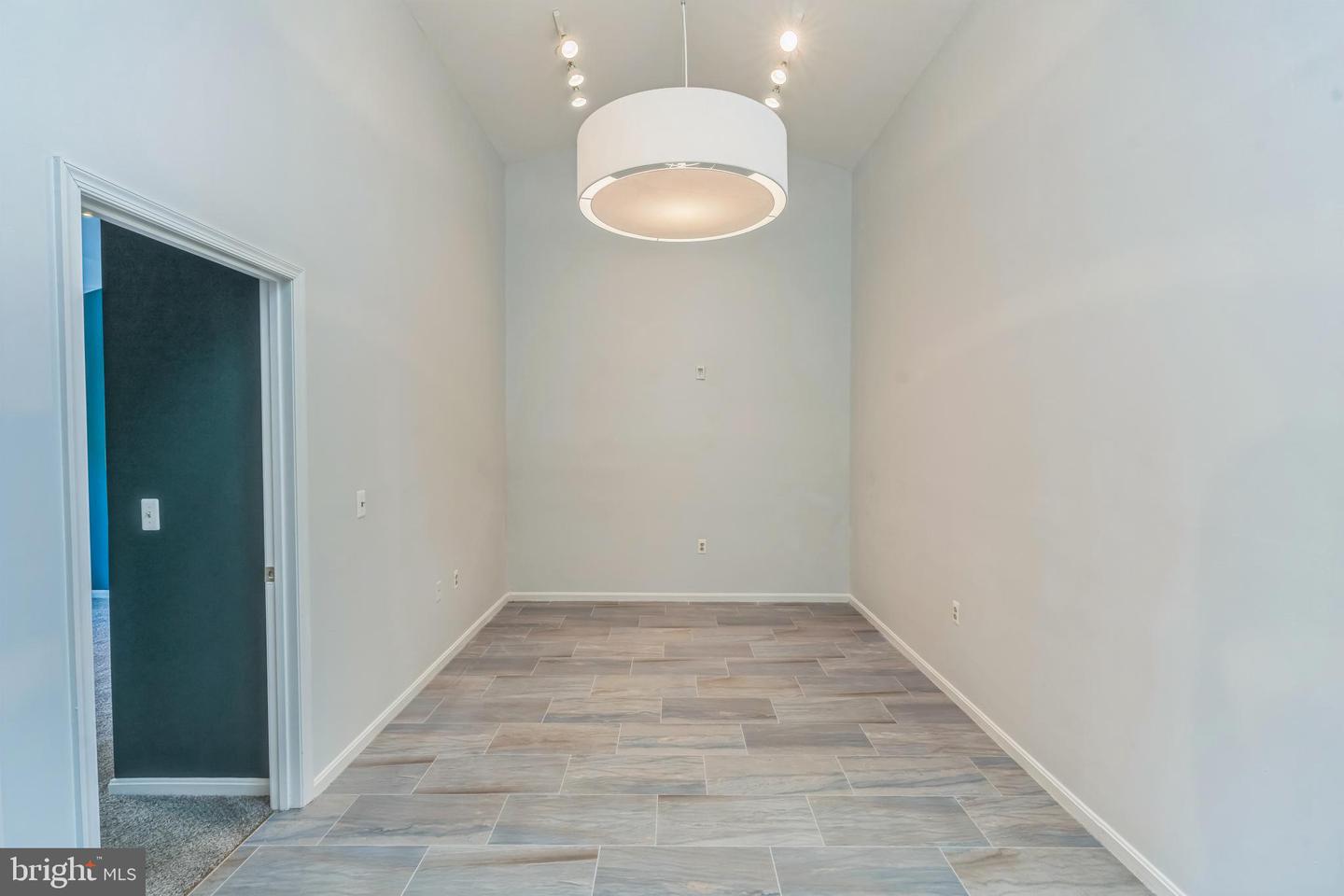 16047 Comprint Cir #16047 Property Photo 9