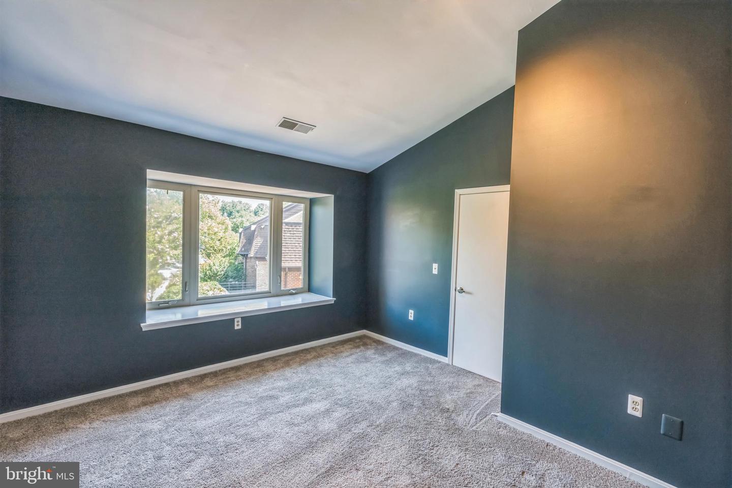 16047 Comprint Cir #16047 Property Photo 13