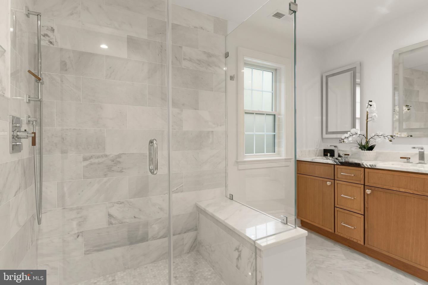 5522 Lincoln St Property Photo 27