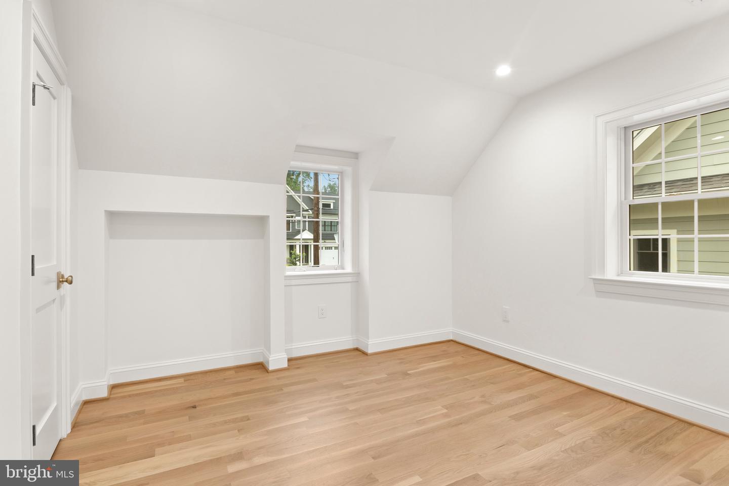 5522 Lincoln St Property Photo 29