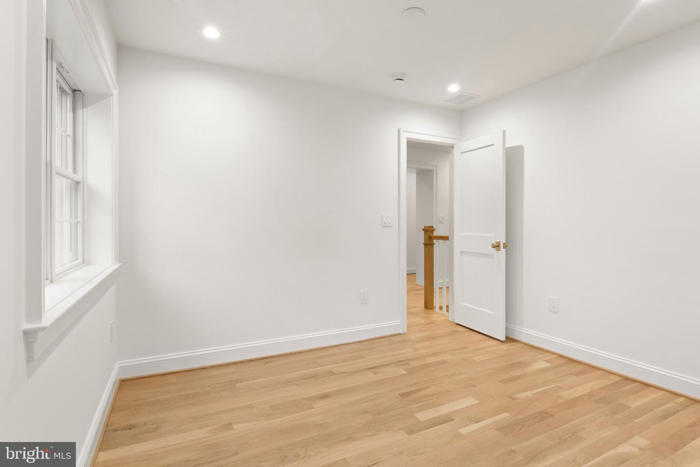 5522 Lincoln St Property Photo 31