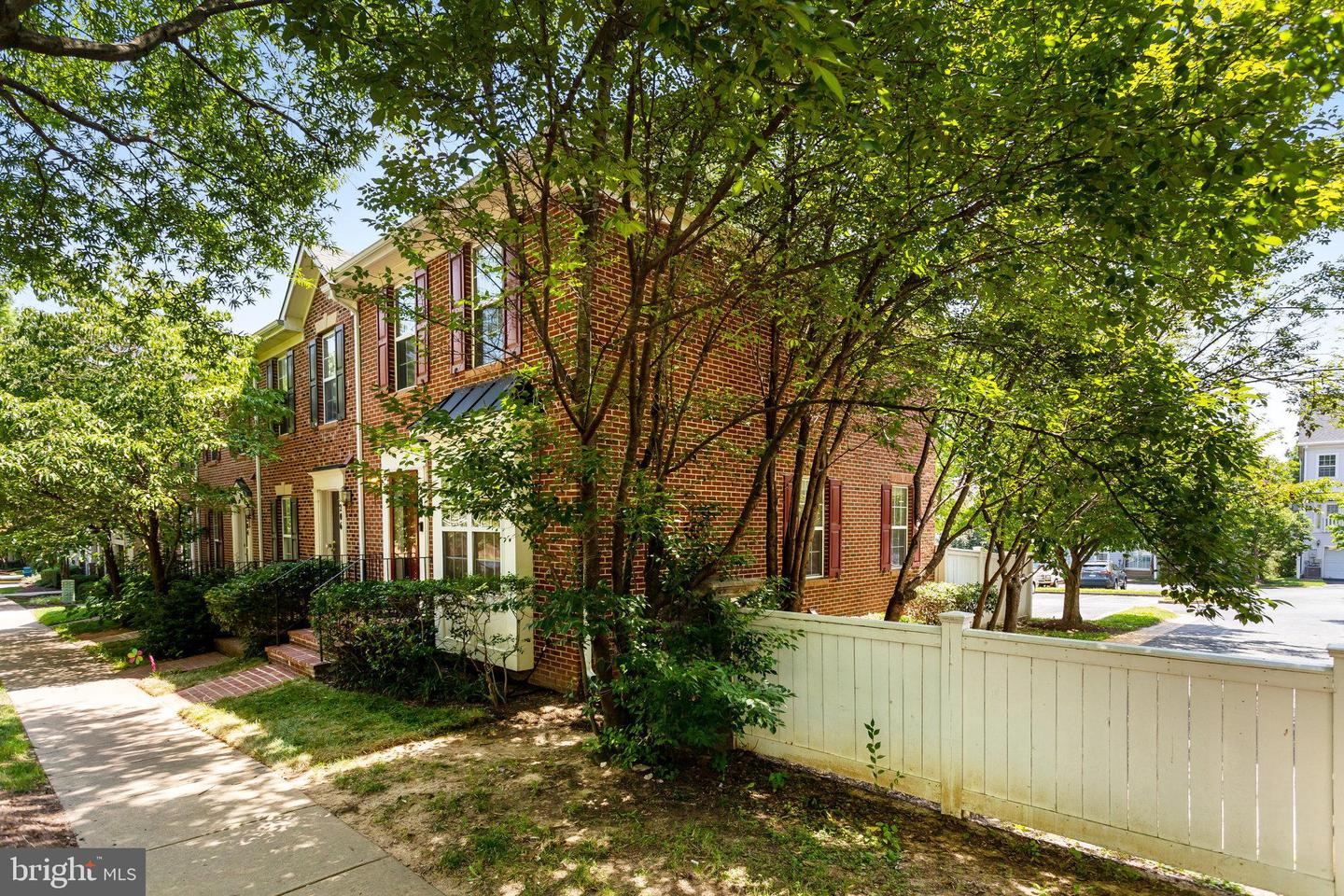 208 RIDGEMONT AVE
