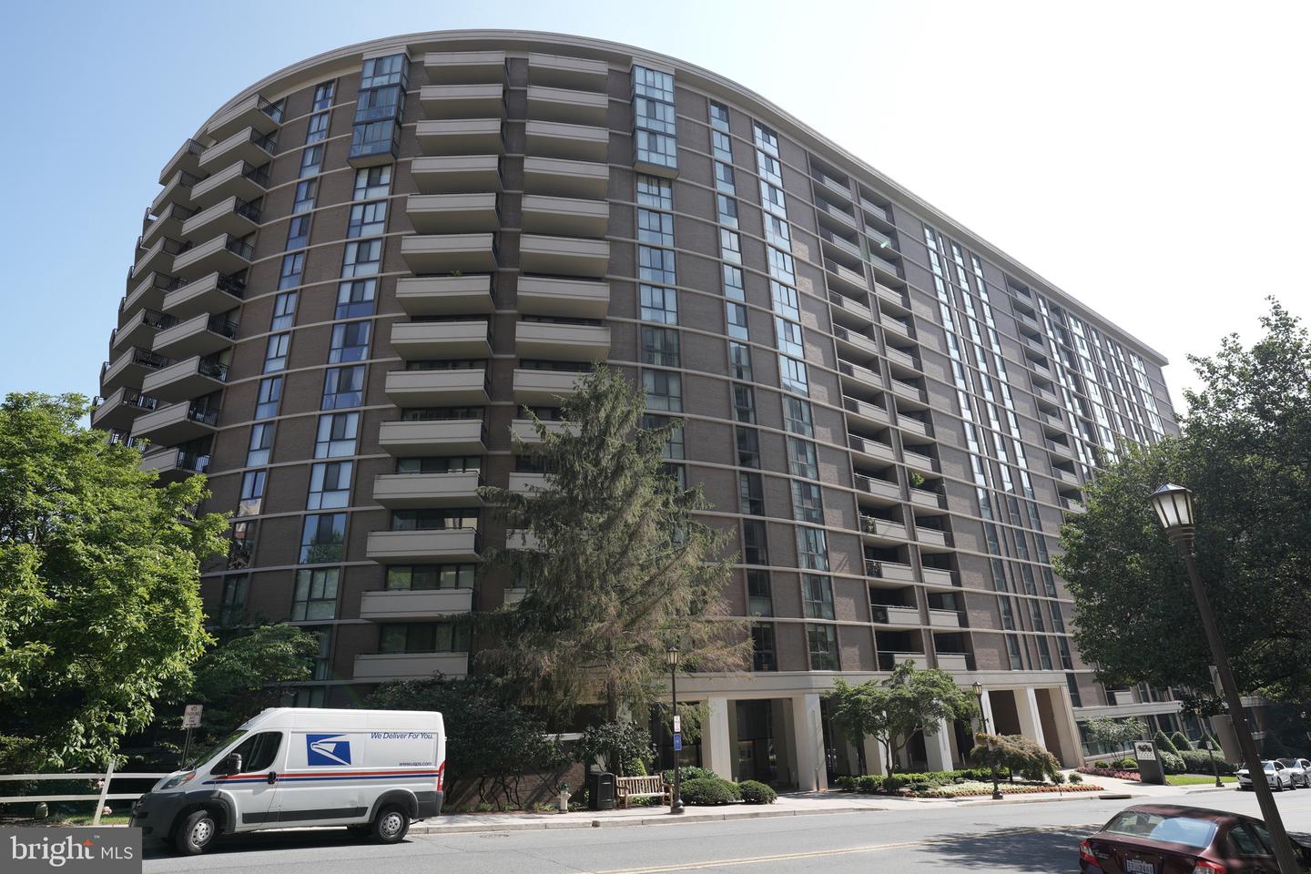 4620 N Park Ave #202e Property Photo 1