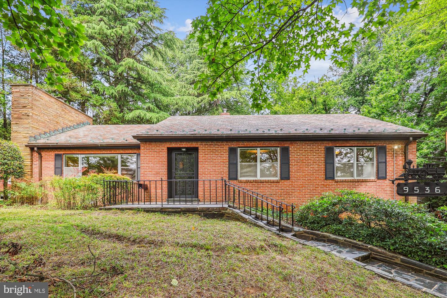 9536 E Bexhill Dr Property Photo 1