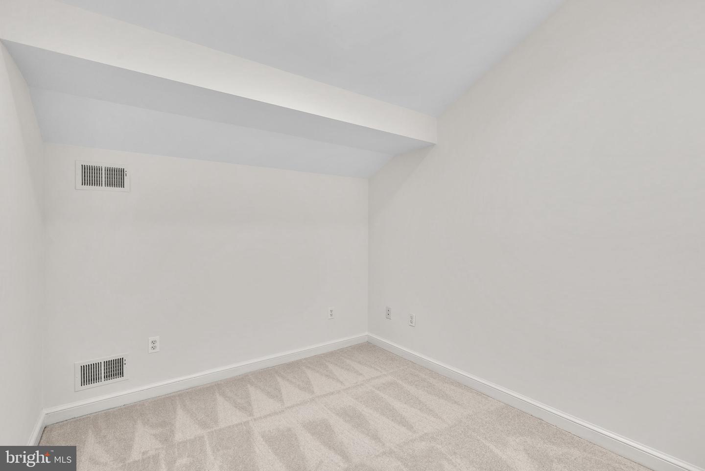2816 Linden Ln Property Photo 36