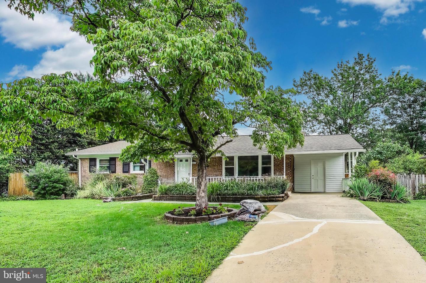 8603 Victory Ln Property Photo 1