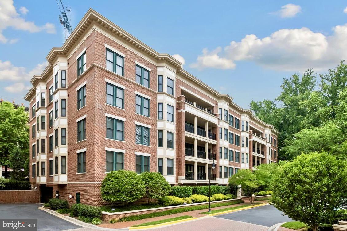 10404 Strathmore Park Ct #405 Property Photo 1