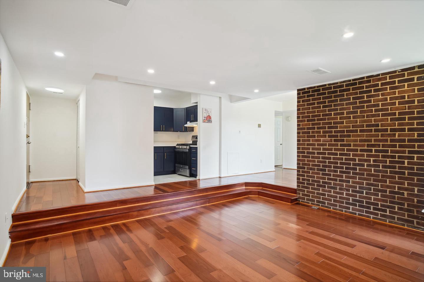 2101 Walsh View Ter #17-103 Property Photo 7