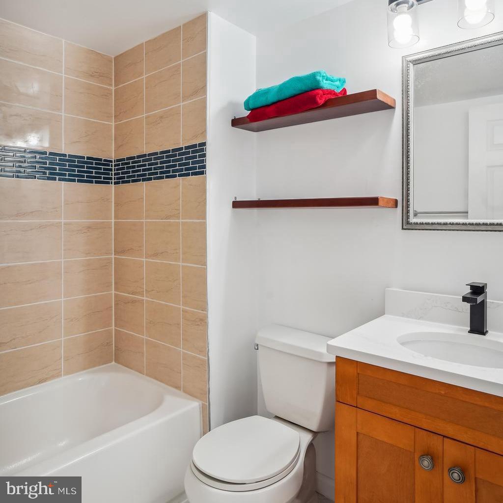 2101 Walsh View Ter #17-103 Property Photo 19