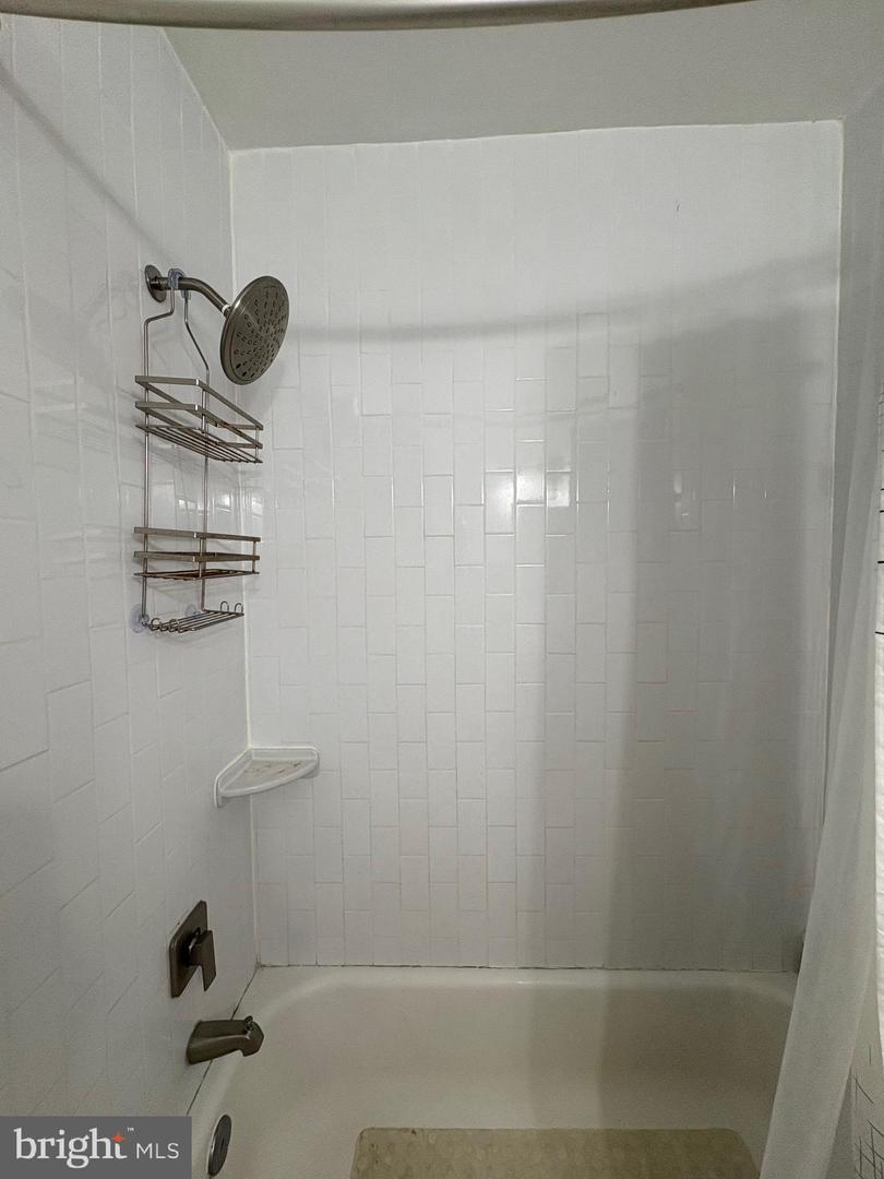 163 Talbott St #163 Property Photo 16
