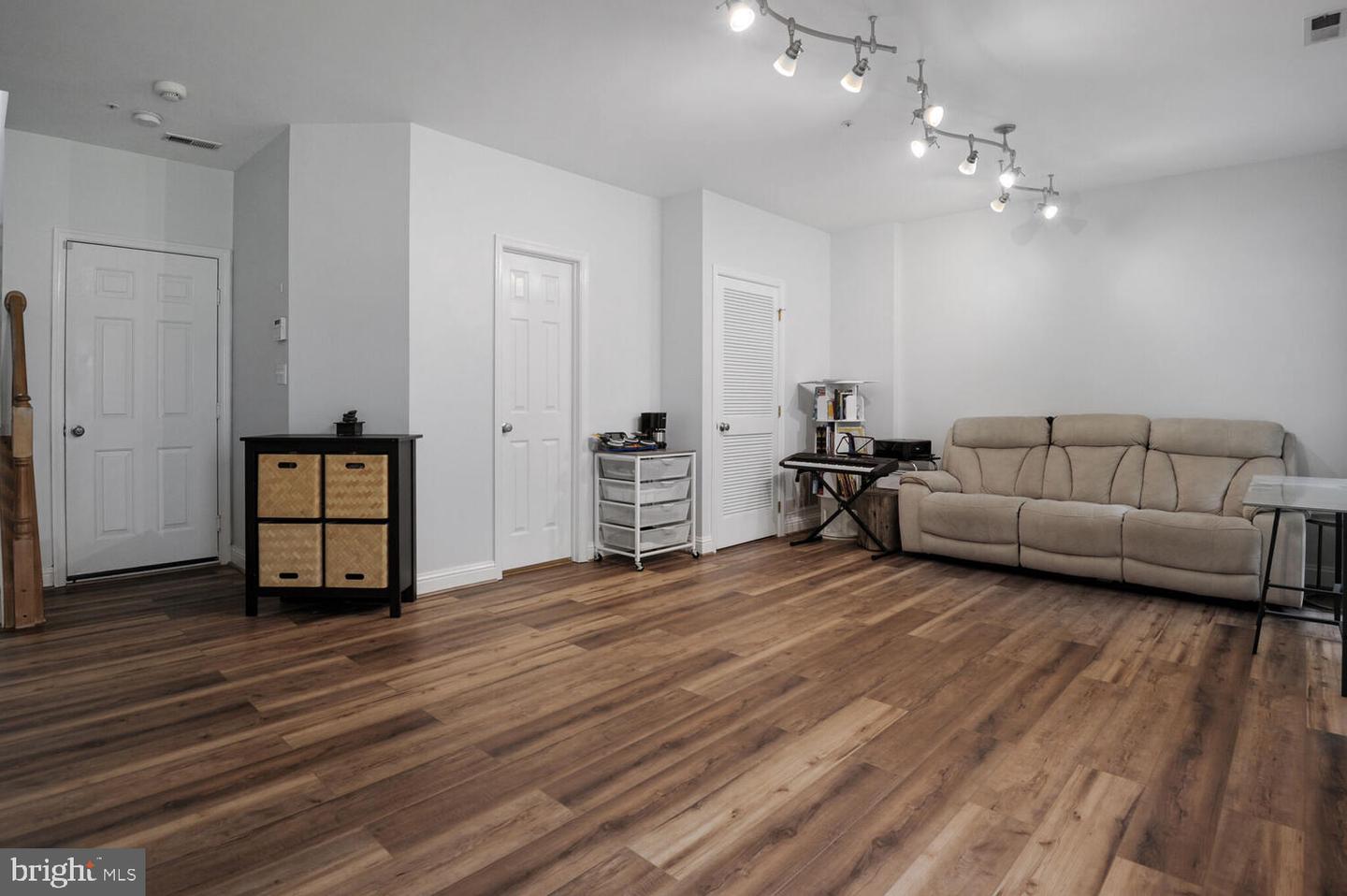 1320 Wild Oak Ter Property Photo 15