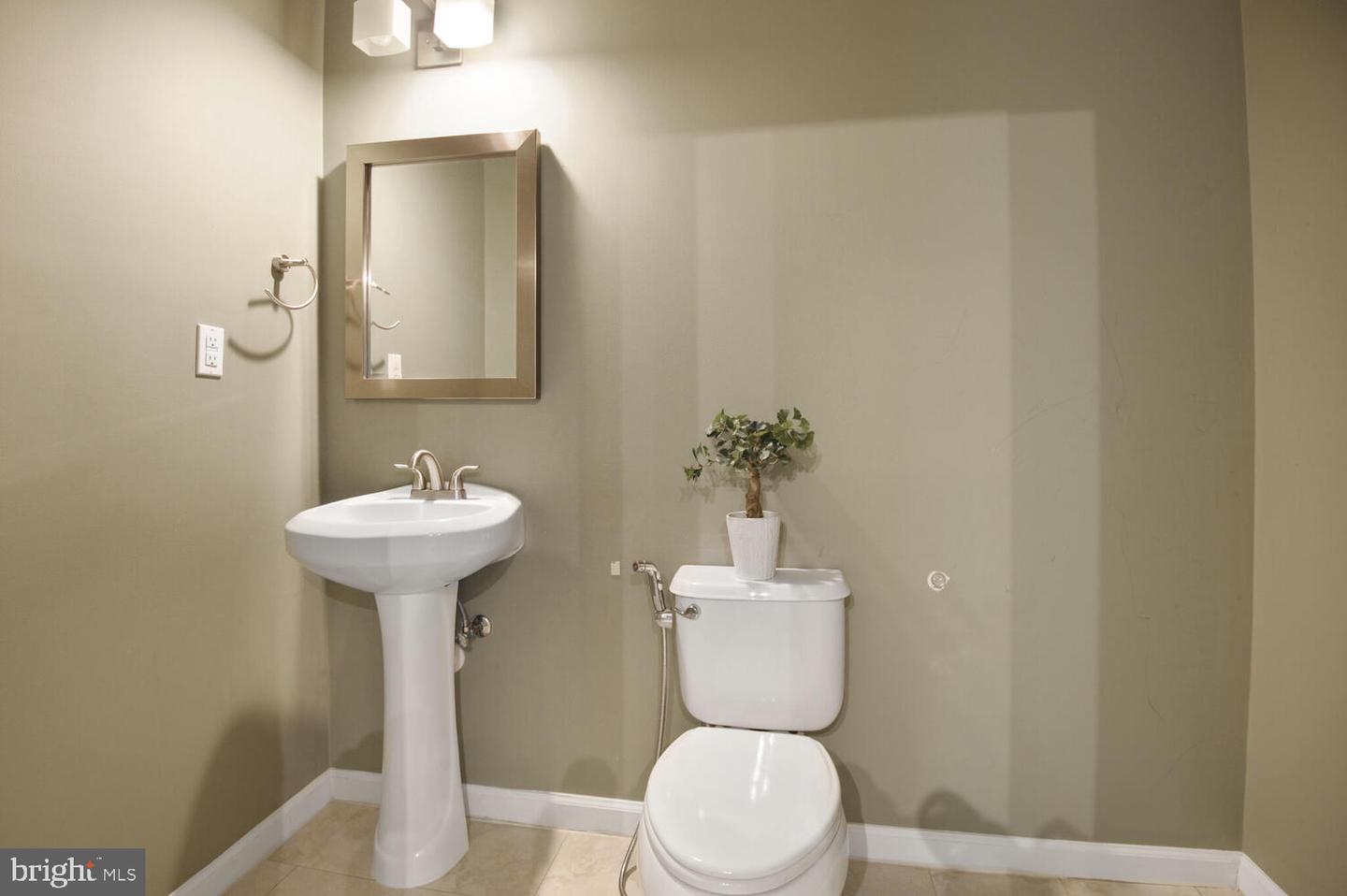 1320 Wild Oak Ter Property Photo 16