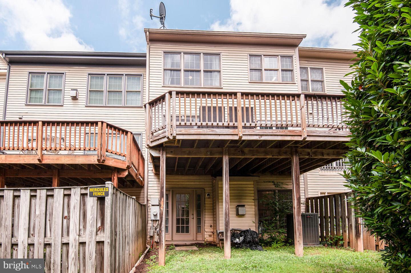 1320 Wild Oak Ter Property Photo 19