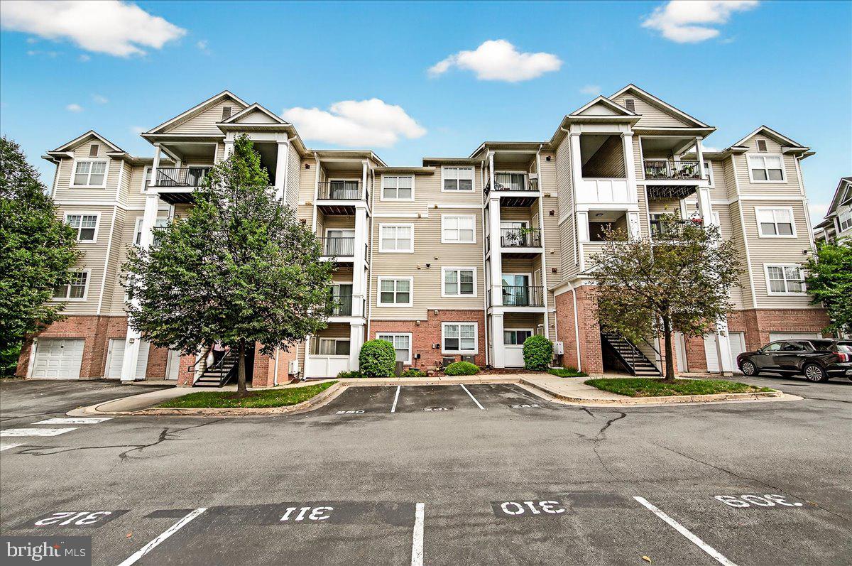 13501 Derry Glen Ct #202 Property Photo 1