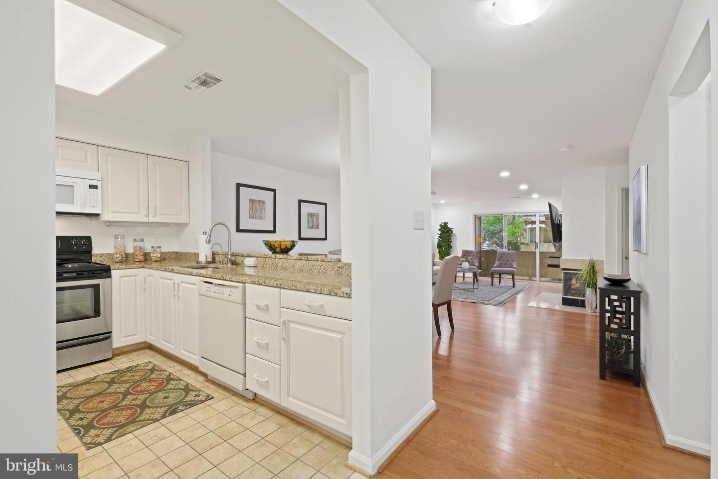 5 Luxberry Ct #2 Property Photo 5