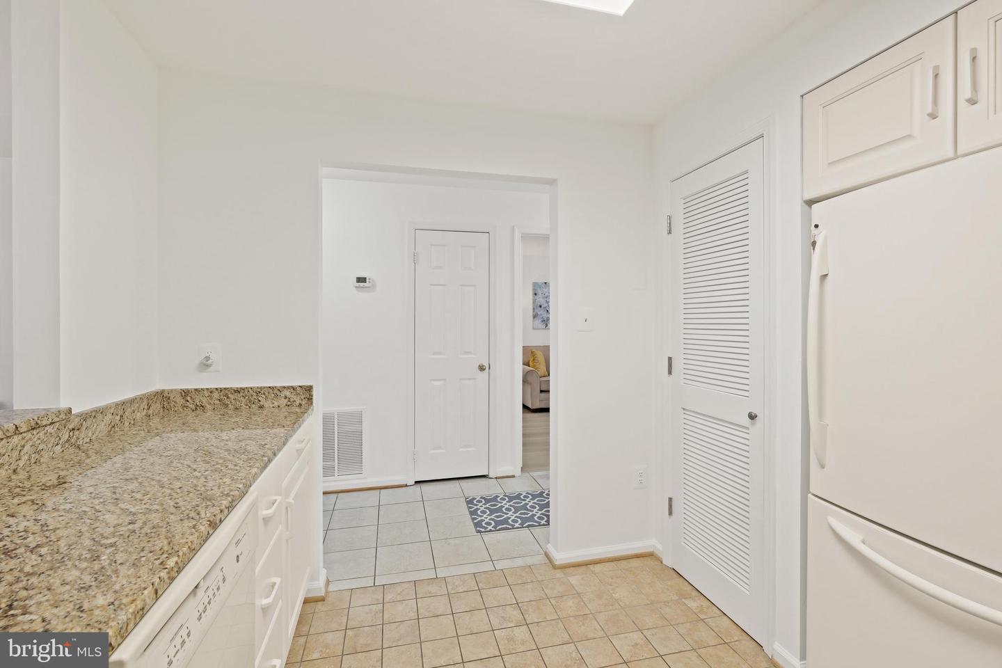 5 Luxberry Ct #2 Property Photo 8