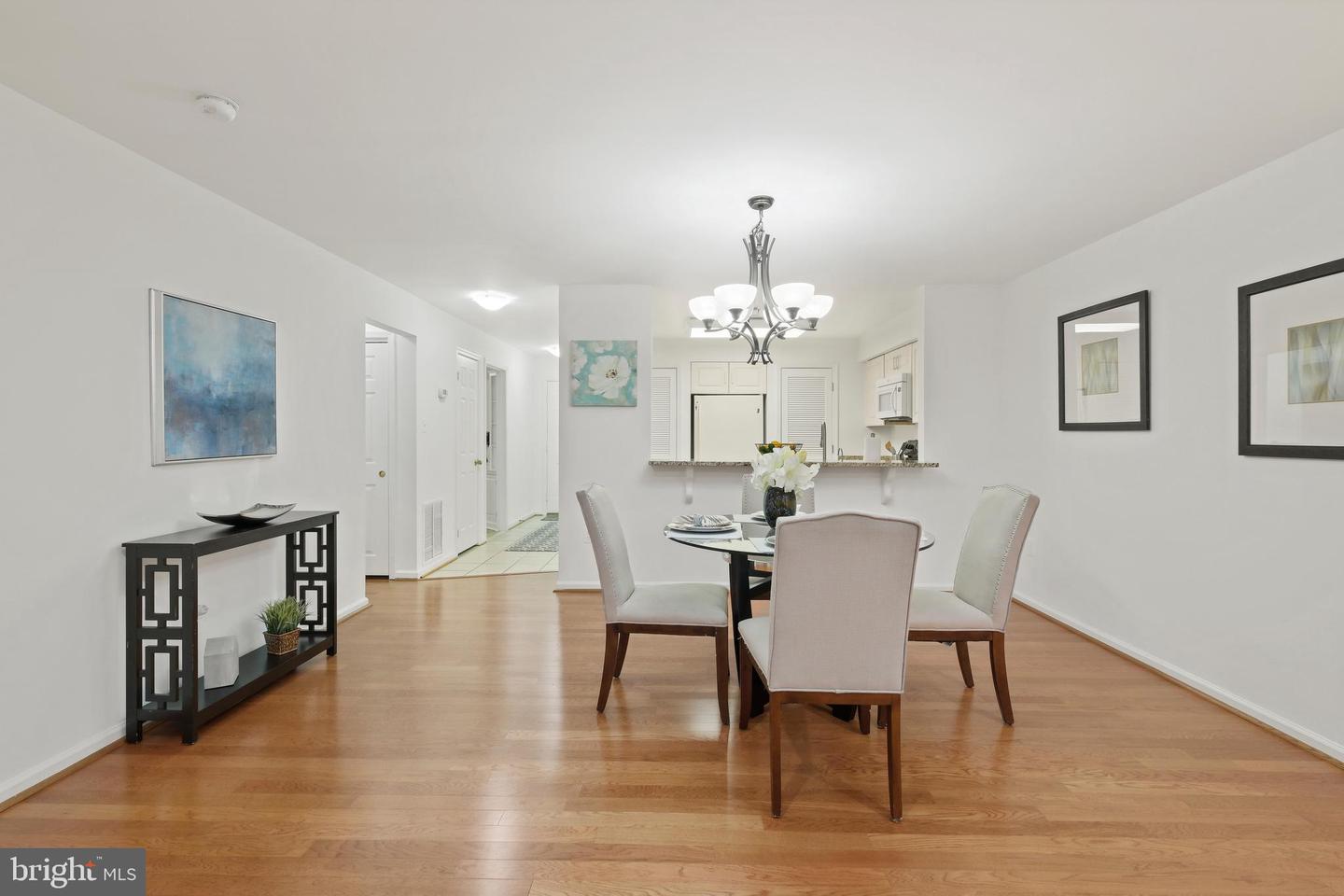 5 Luxberry Ct #2 Property Photo 12
