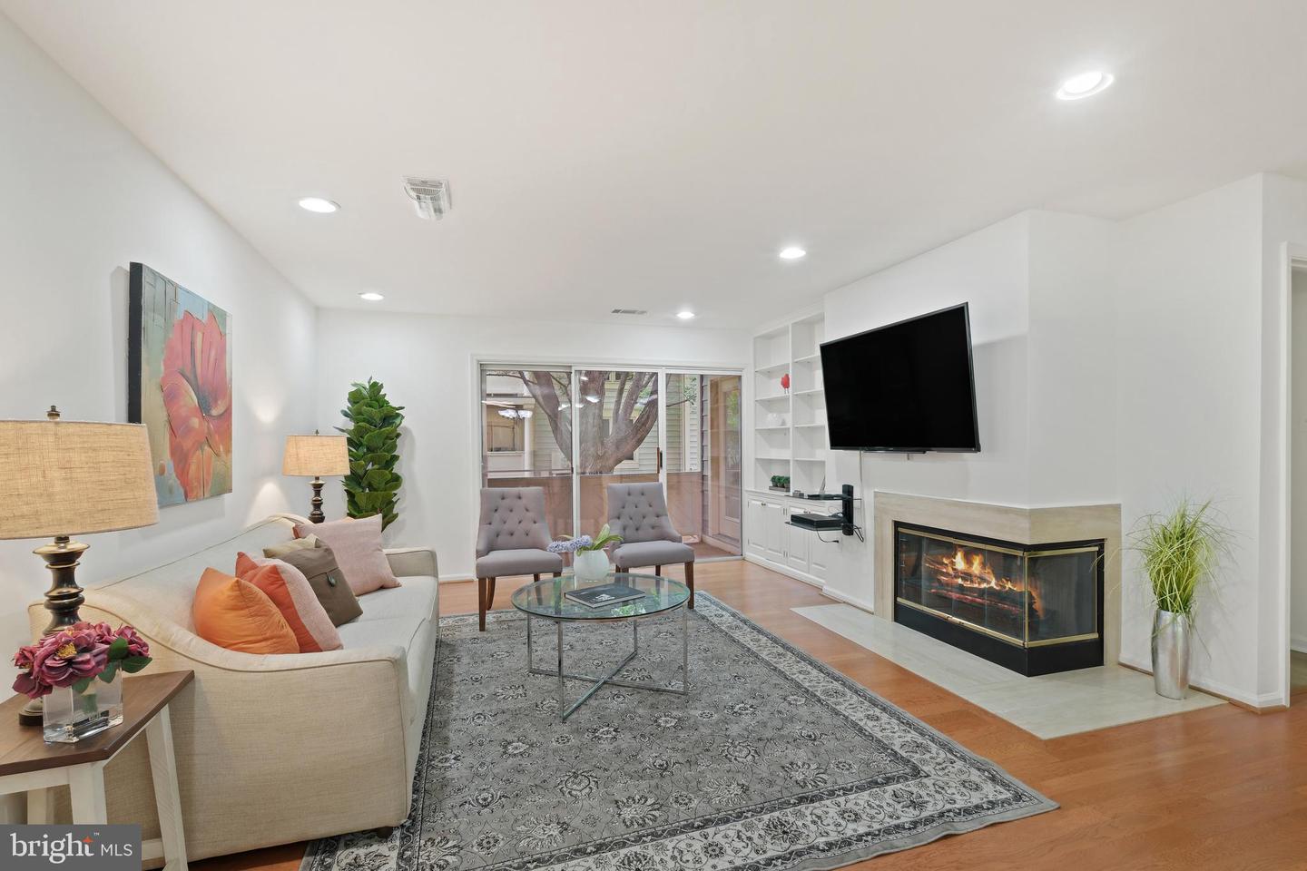 5 Luxberry Ct #2 Property Photo 13