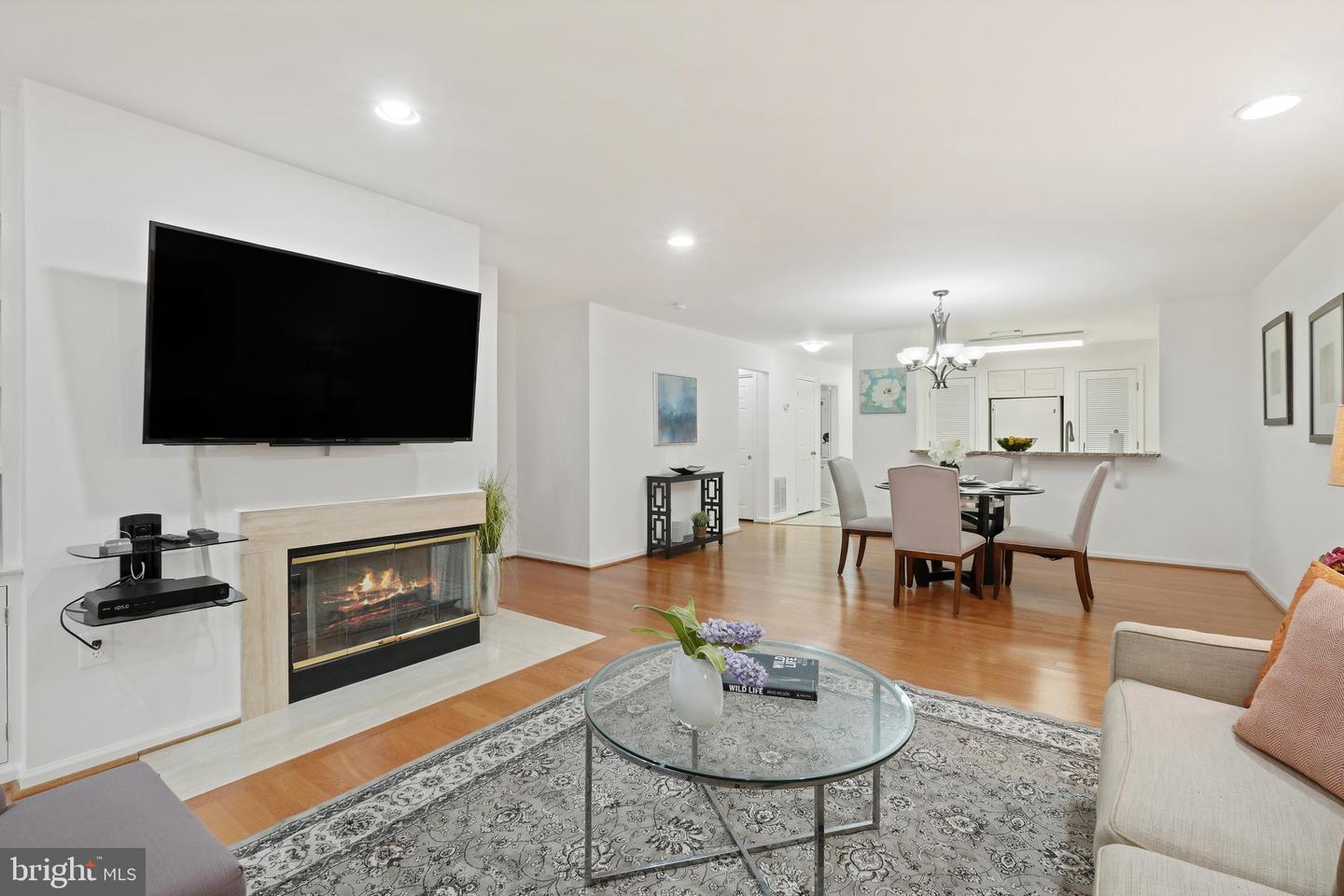 5 Luxberry Ct #2 Property Photo 14